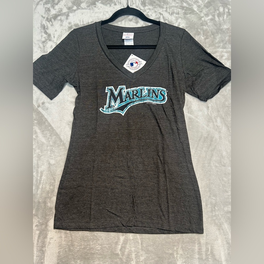 Miami Marlins MLB Classic Team V Neck T Shirt Women’s Large Baseball